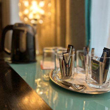 Red & Blue Design Hotel Прага Экстерьер фото