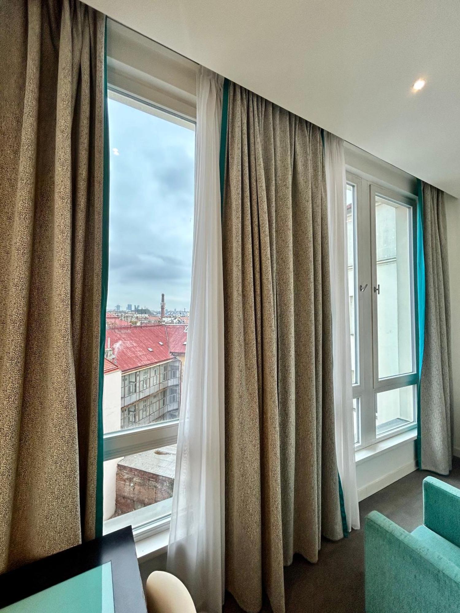 Red & Blue Design Hotel Прага Экстерьер фото