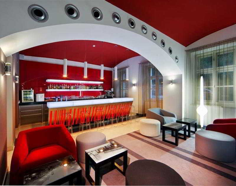 Red & Blue Design Hotel Прага Экстерьер фото